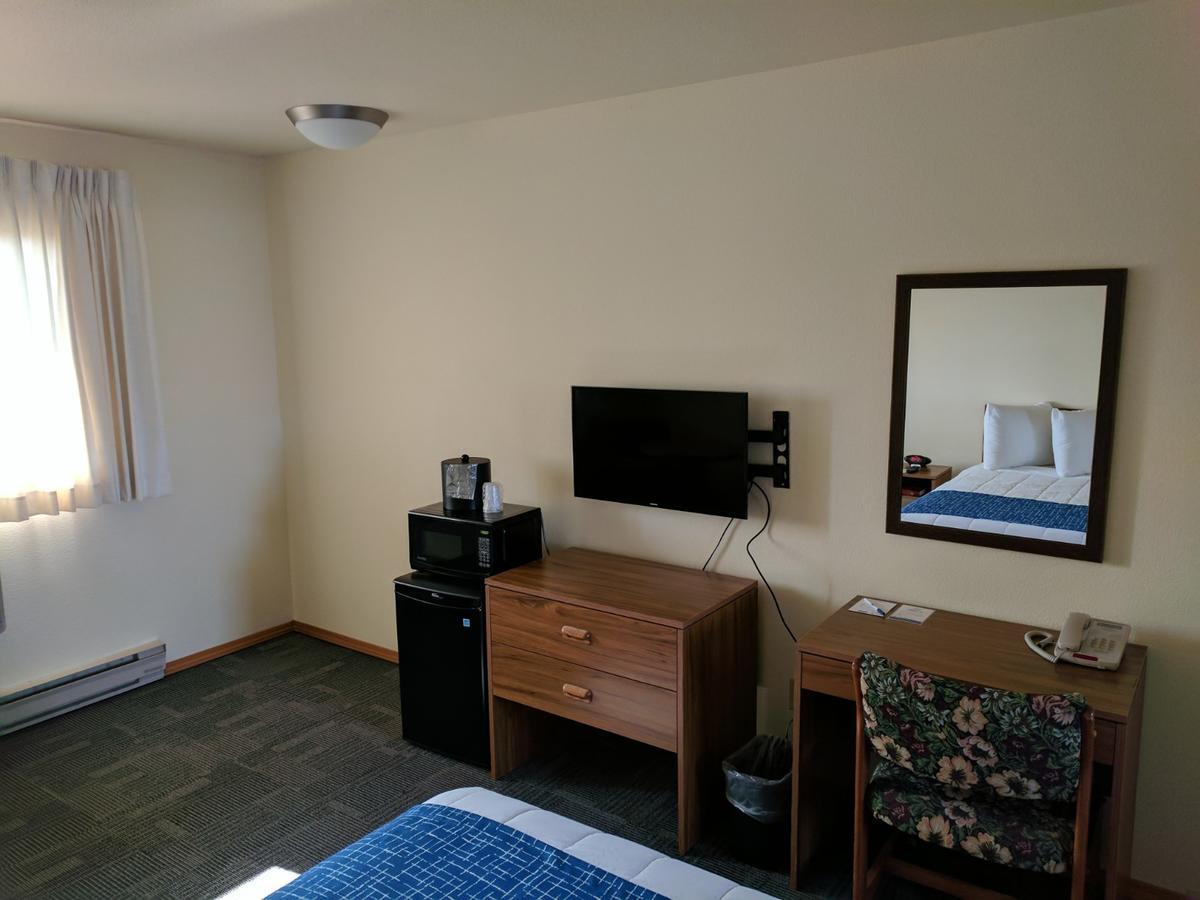 Travelodge By Wyndham Three Forks Ngoại thất bức ảnh